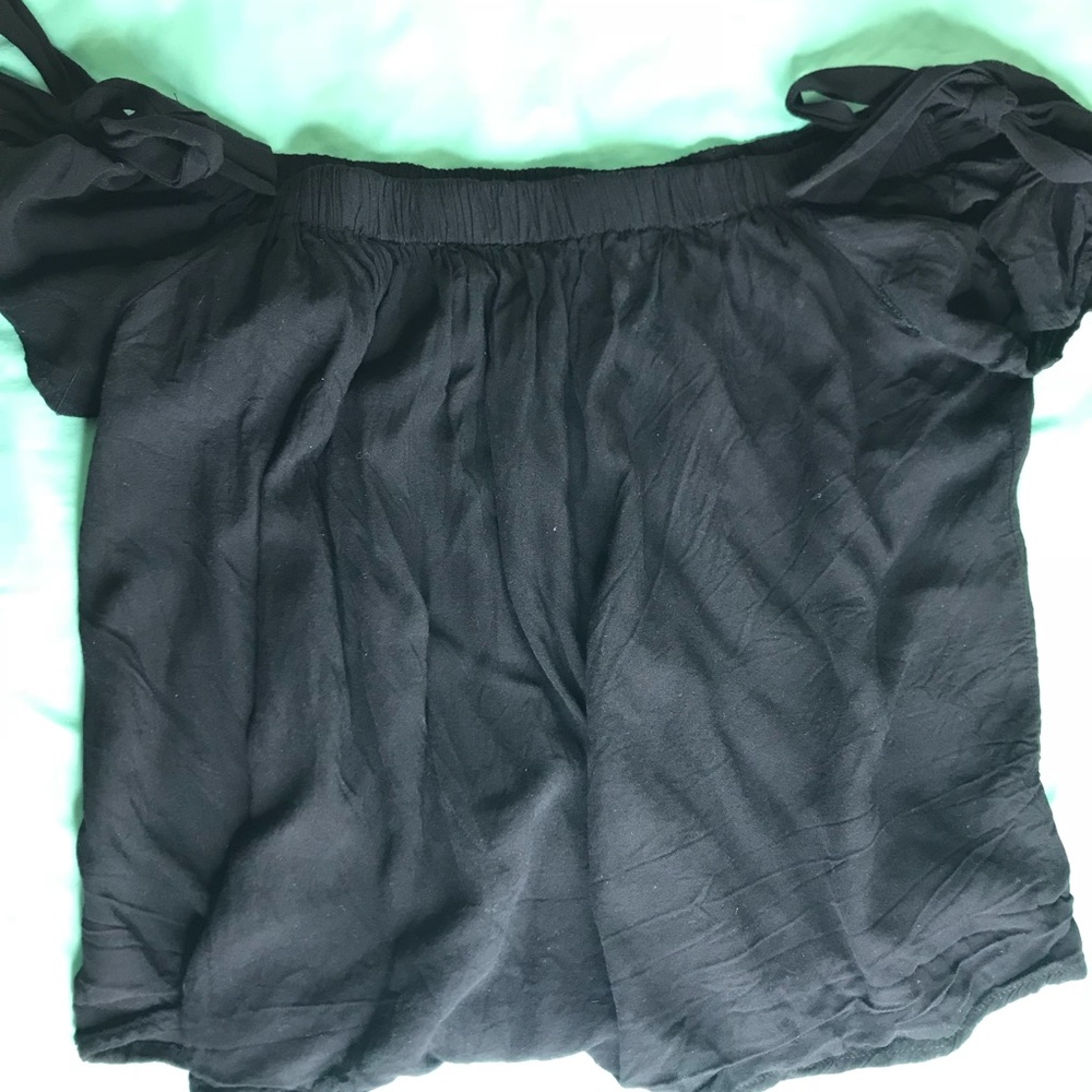 Black Off the shoulder Top